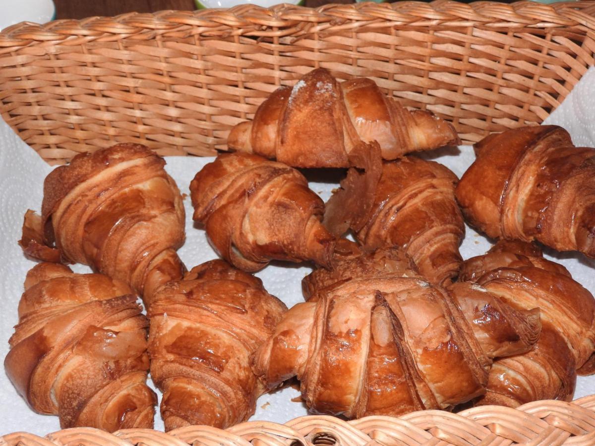 Domaine De Laverchere Pommiers  Ngoại thất bức ảnh